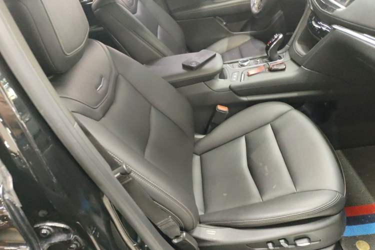 Used Cadillac XT5 2022 2.0T Two-Wheel Drive Luxury Version Right Front Seat