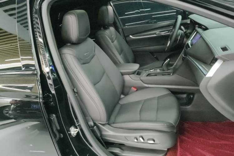 Used Cadillac XT5 2022 2.0T Four-Wheel Drive Luxury Version (Hummingbird Edition) Right Front Seat