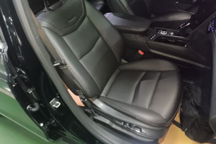 Used Cadillac XT5 2022 2.0T Two-Wheel Drive Luxury Version Right Front Seat