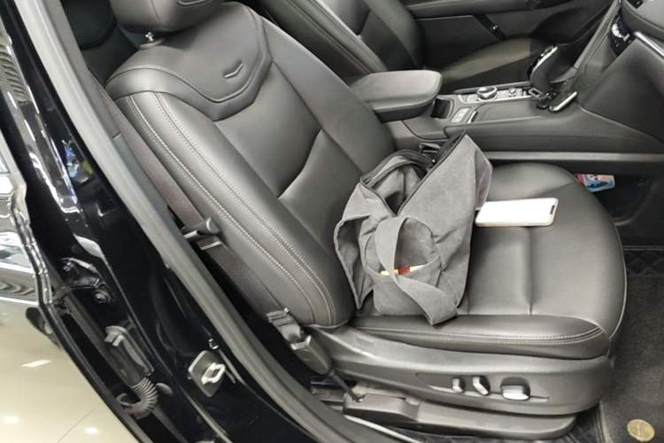 Used Cadillac XT5 2022 2.0T Two-Wheel Drive Luxury Version Right Front Seat