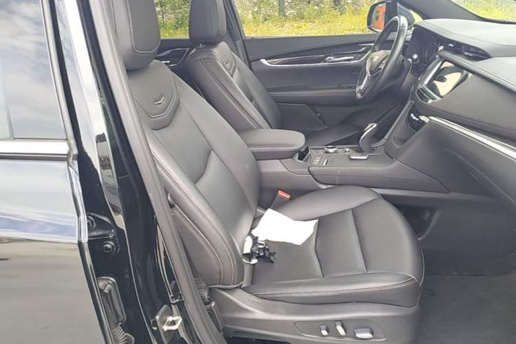 Used Cadillac XT5 2022 2.0T Two-Wheel Drive Luxury Version Right Front Seat