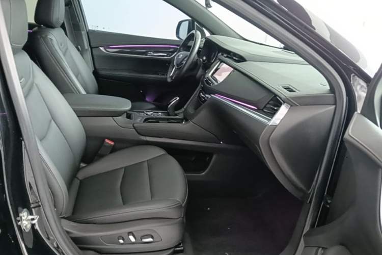 Used Cadillac XT5 2022 2.0T Two-Wheel Drive Luxury Version Right Front Seat