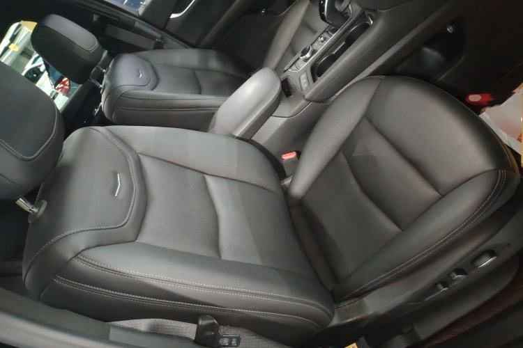 Used Cadillac XT5 2022 2.0T Two-Wheel Drive Luxury Version Right Front Seat