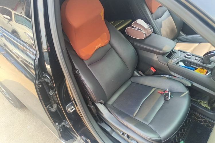 Used Cadillac XT5 2022 2.0T Four-Wheel Drive Luxury Version (Hummingbird Edition) Right Front Seat