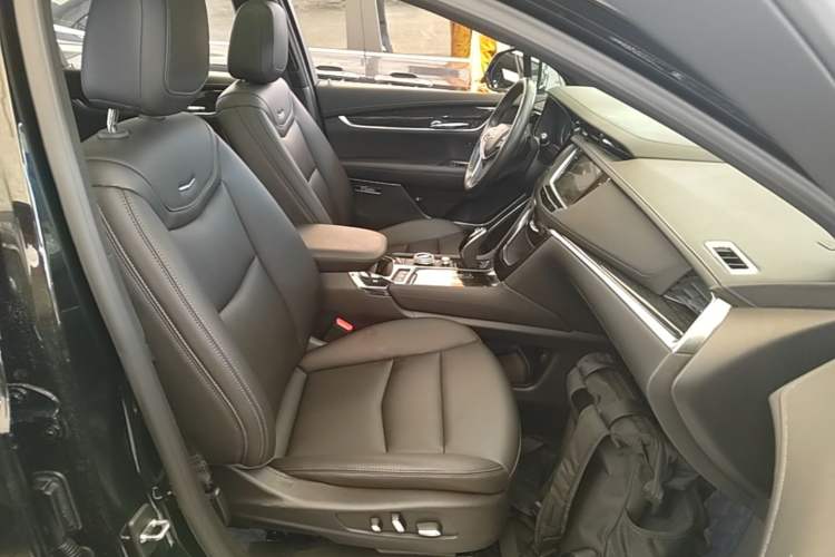Used Cadillac XT5 2022 2.0T Two-Wheel Drive Luxury Version Right Front Seat
