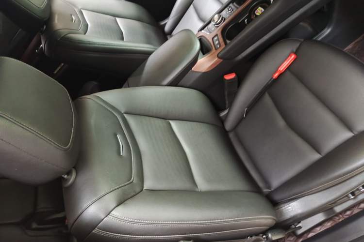 Used Cadillac XT5 2022 2.0T Two-Wheel Drive Luxury Version Right Front Seat