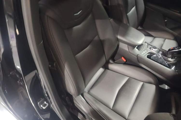 Used Cadillac XT5 2022 2.0T Two-Wheel Drive Luxury Version Right Front Seat
