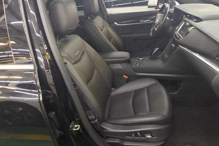 Used Cadillac XT5 2022 2.0T Two-Wheel Drive Luxury Version Right Front Seat