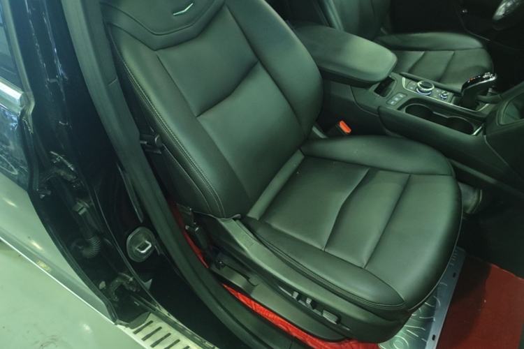 Used Cadillac XT5 2022 2.0T Four-Wheel Drive Luxury Version Right Front Seat