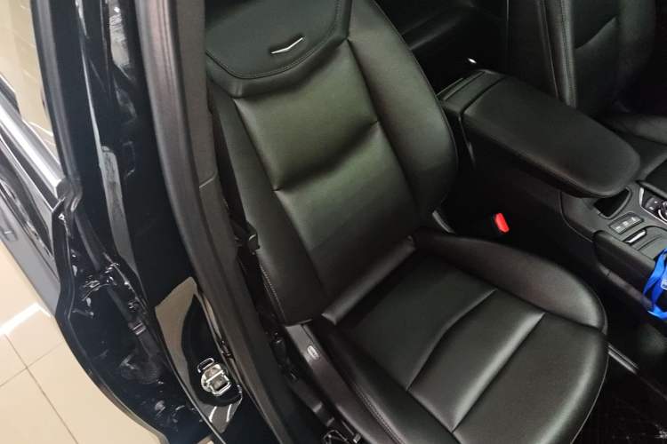Used Cadillac XT5 2022 2.0T Two-Wheel Drive Luxury Version Right Front Seat