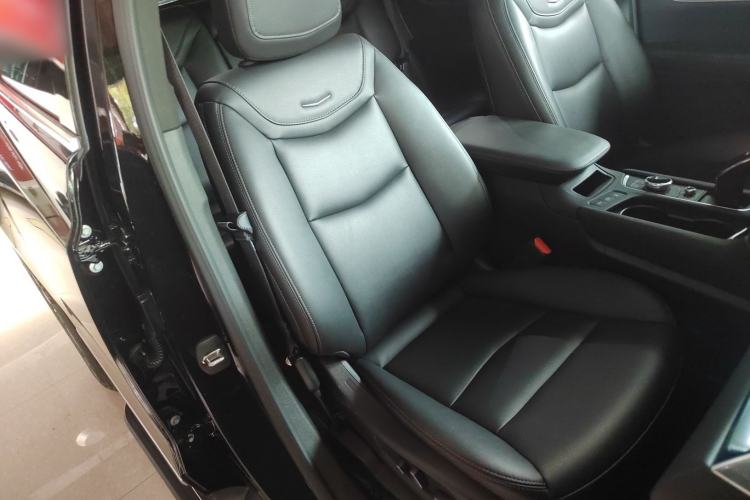 Used Cadillac XT5 2022 2.0T Two-Wheel Drive Luxury Version Right Front Seat