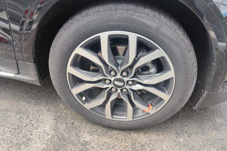 Used Cadillac XT5 2022 2.0T Four-Wheel Drive Premium Edition Right Front Wheel Hub