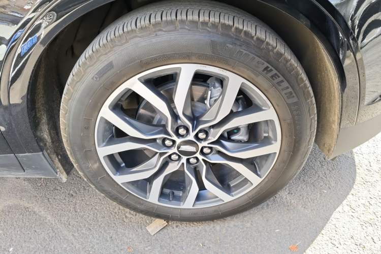 Used Cadillac XT5 2022 2.0T Four-Wheel Drive Luxury Version (Hummingbird Edition) Right Front Wheel Hub
