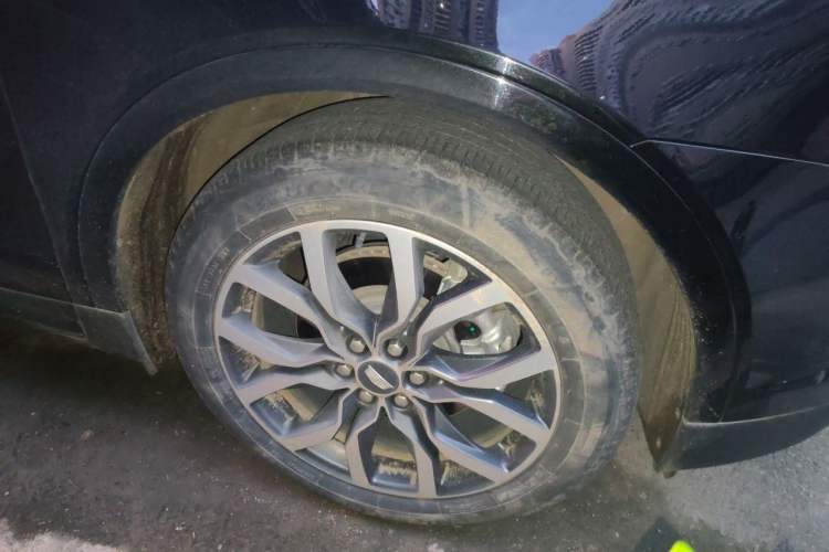 Used Cadillac XT5 2022 2.0T Four-Wheel Drive Luxury Version (Hummingbird Edition) Right Front Wheel Hub