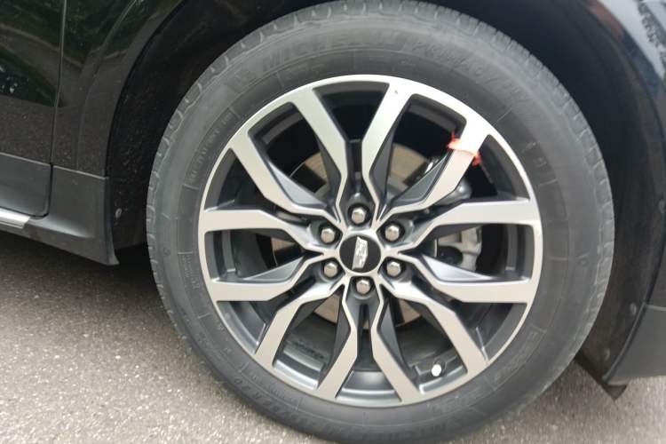 Used Cadillac XT5 2022 2.0T Four-Wheel Drive Premium Edition Right Front Wheel Hub