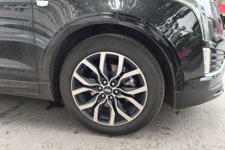 Used Cadillac XT5 2022 2.0T Four-Wheel Drive Luxury Version (Hummingbird Edition) Right Front Wheel Hub