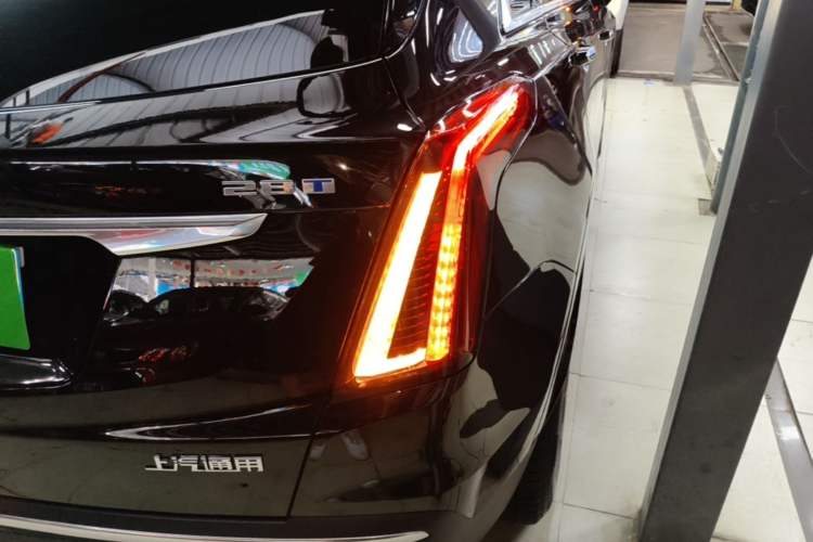 Used Cadillac XT5 2022 2.0T Two-Wheel Drive Luxury Version Right Rear Taillight