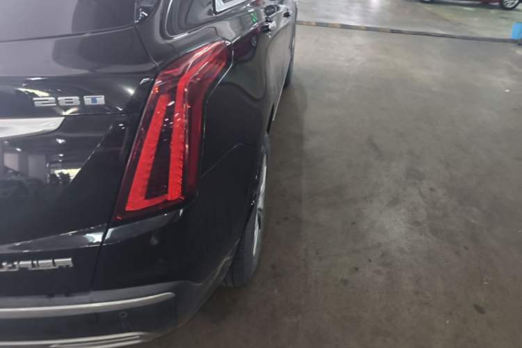 Used Cadillac XT5 2022 2.0T Two-Wheel Drive Luxury Version Right Rear Taillight