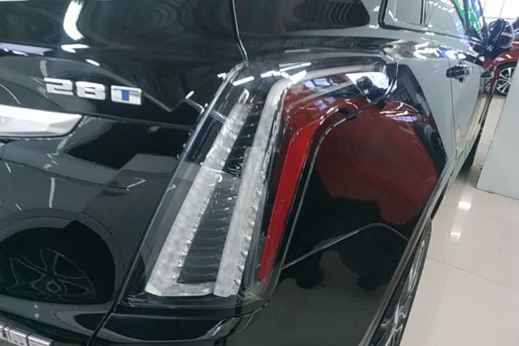 Used Cadillac XT5 2022 2.0T Four-Wheel Drive Premium Edition Right Rear Taillight