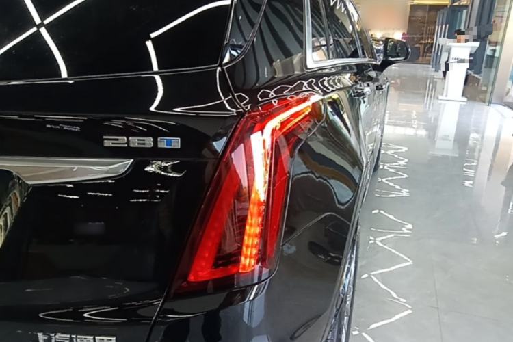 Used Cadillac XT5 2022 2.0T Two-Wheel Drive Luxury Version Right Rear Taillight