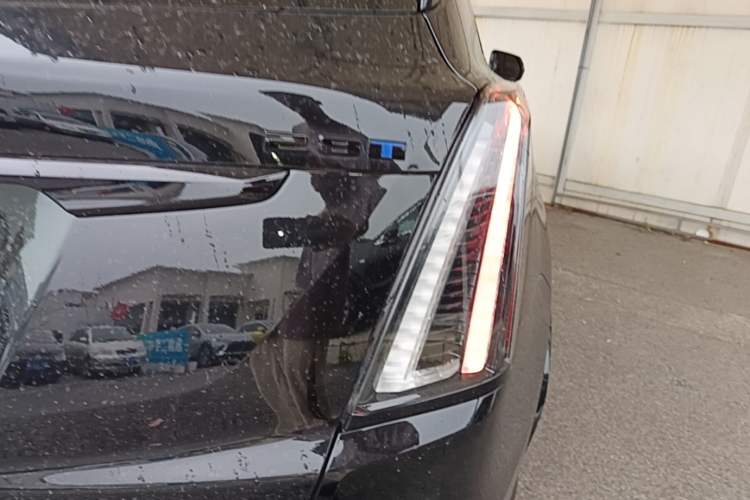 Used Cadillac XT5 2022 2.0T Four-Wheel Drive Platinum Edition Right Rear Taillight