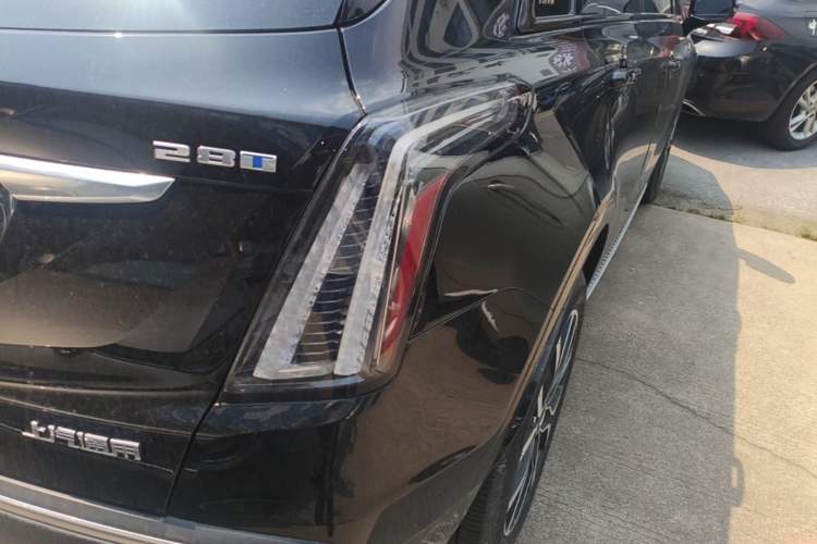 Used Cadillac XT5 2022 2.0T Four-Wheel Drive Luxury Version (Hummingbird Edition) Right Rear Taillight