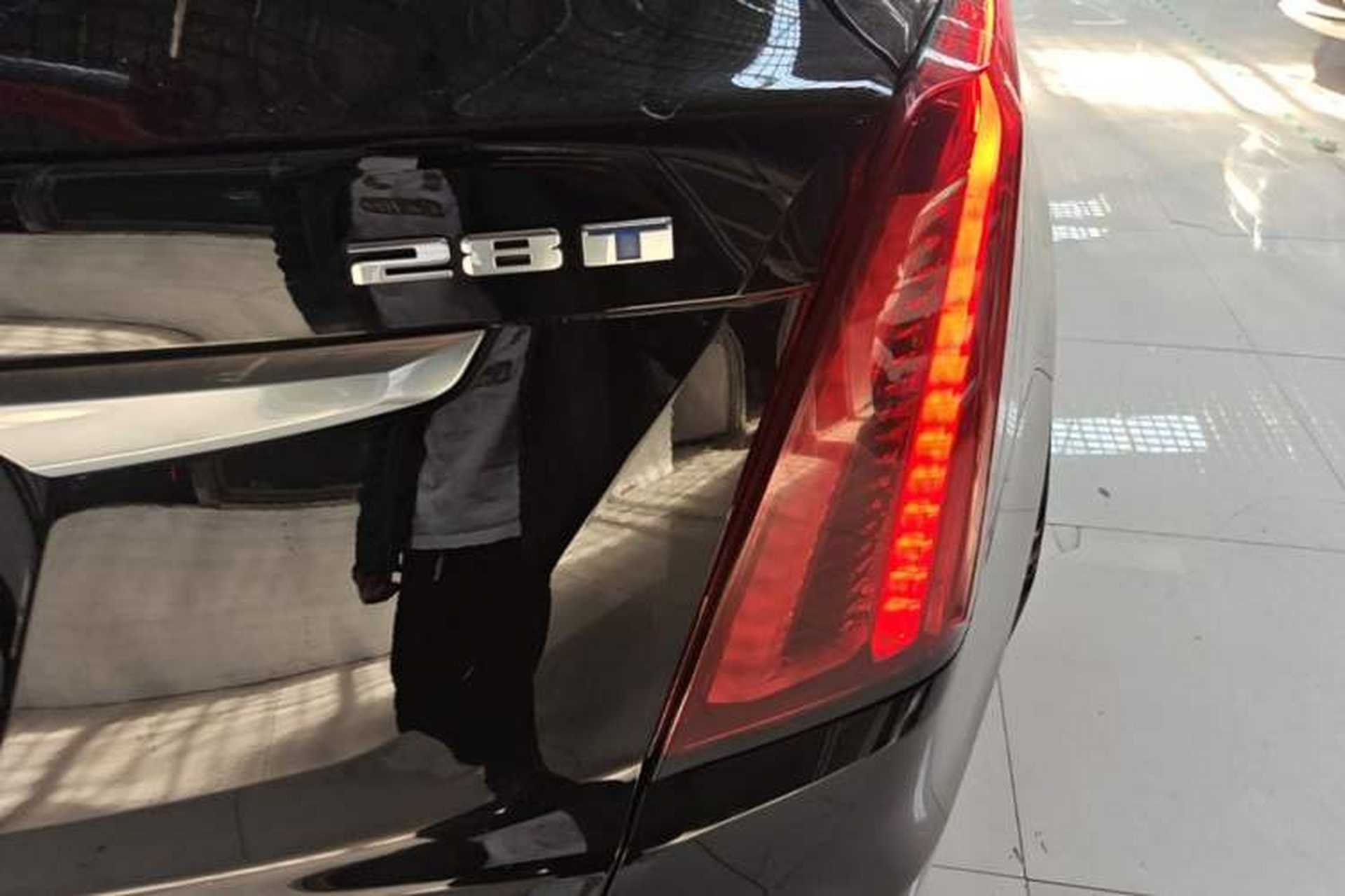 Used Cadillac XT5 2022 2.0T Two-Wheel Drive Luxury Version Right Rear Taillight
