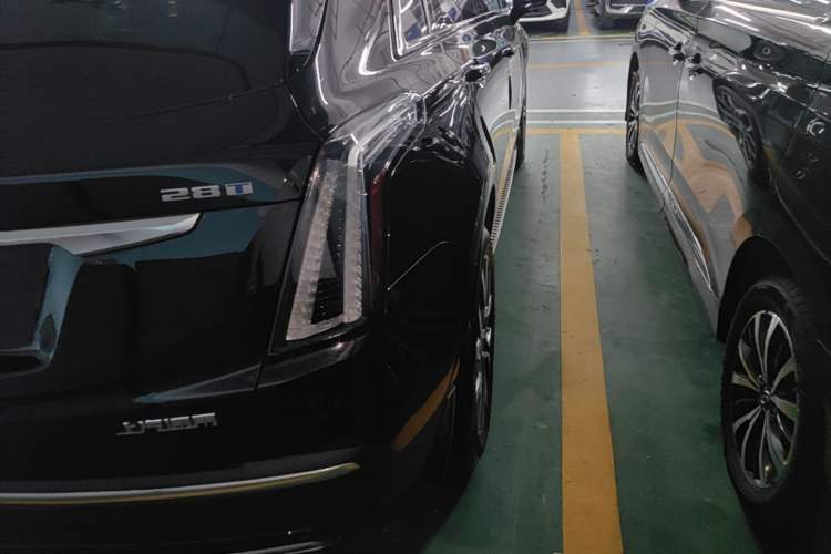 Used Cadillac XT5 2022 2.0T Four-Wheel Drive Luxury Version (Hummingbird Edition) Right Rear Taillight