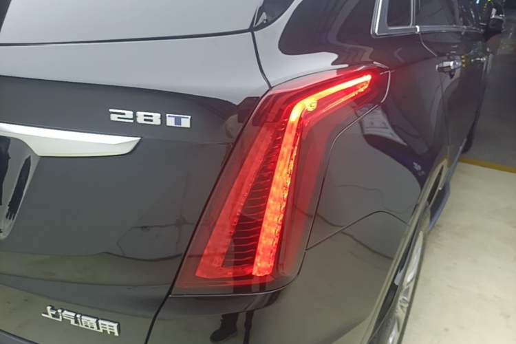 Used Cadillac XT5 2022 2.0T Four-Wheel Drive Luxury Version Right Rear Taillight