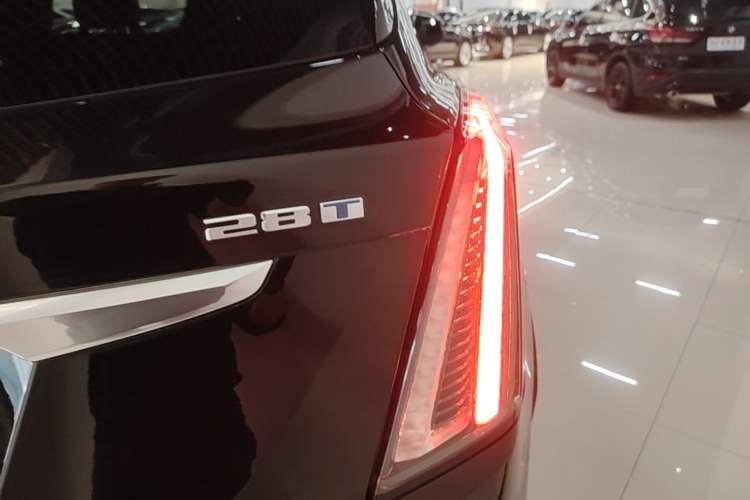 Used Cadillac XT5 2022 2.0T Four-Wheel Drive Premium Edition Right Rear Taillight