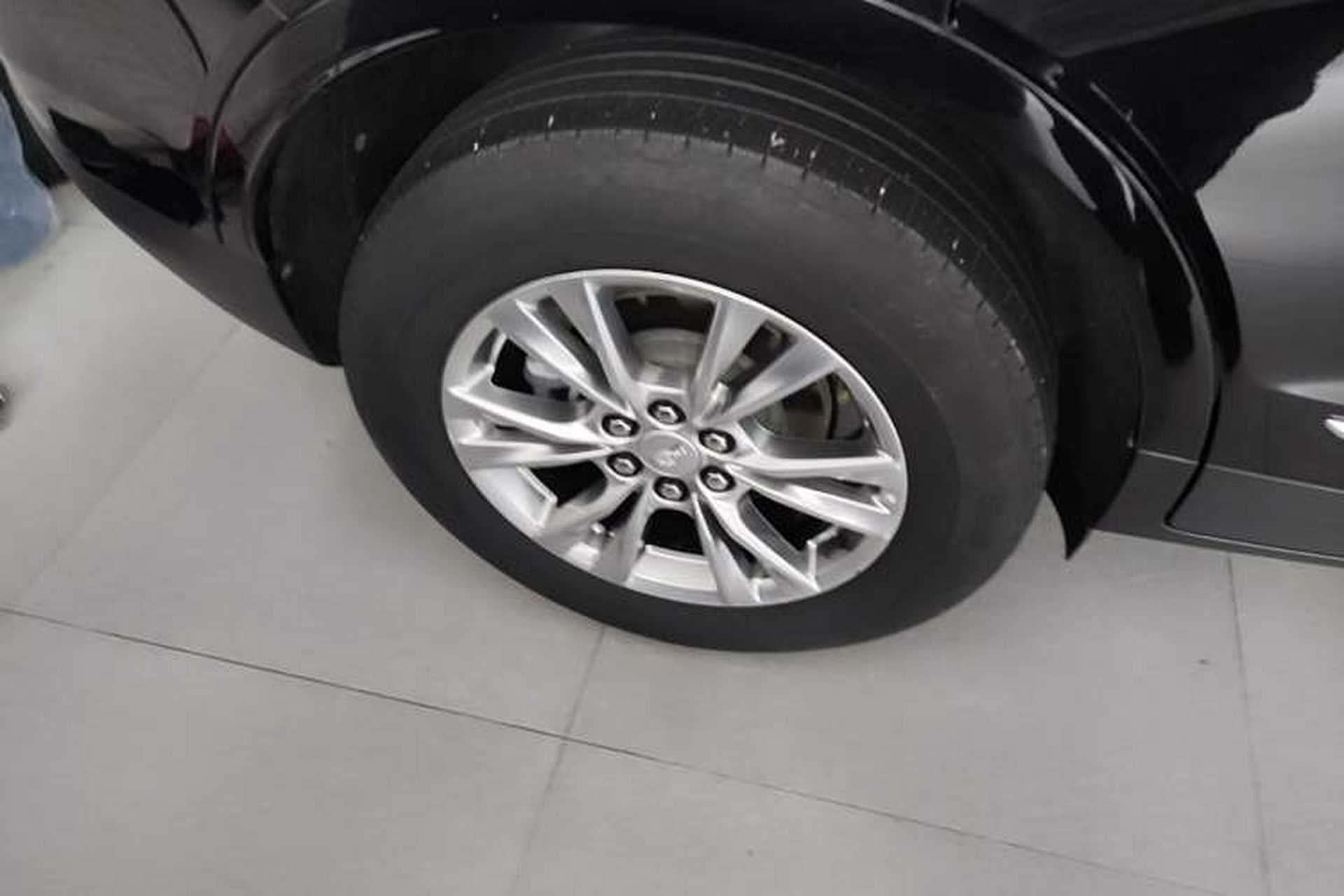 Used Cadillac XT5 2022 2.0T Two-Wheel Drive Luxury Version Right Rear Wheel Hub