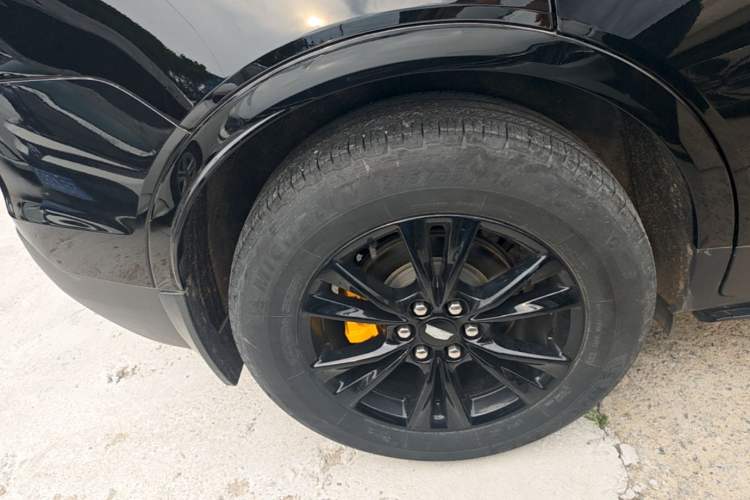 Used Cadillac XT5 2022 2.0T Two-Wheel Drive Luxury Version Right Rear Wheel Hub