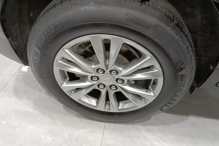 Used Cadillac XT5 2022 2.0T Two-Wheel Drive Luxury Version Right Rear Wheel Hub