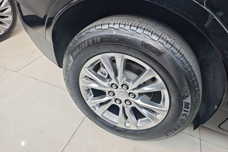 Used Cadillac XT5 2022 2.0T Four-Wheel Drive Luxury Version Right Rear Wheel Hub