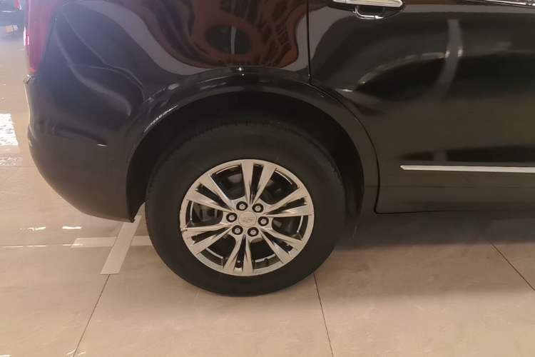 Used Cadillac XT5 2022 2.0T Two-Wheel Drive Luxury Version Right Rear Wheel Hub