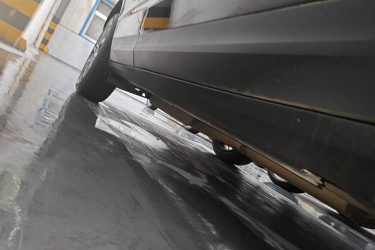 Used Cadillac XT5 2022 2.0T Four-Wheel Drive Luxury Version (Hummingbird Edition) Right Side Sill