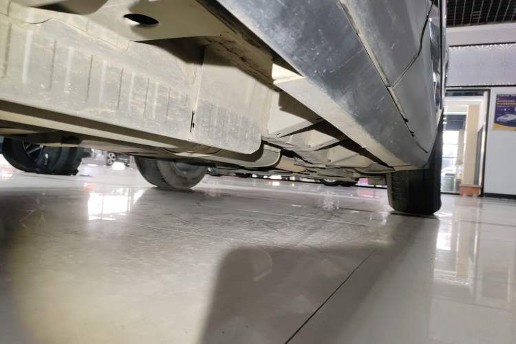 Used Cadillac XT5 2022 2.0T Two-Wheel Drive Luxury Version Right Side Sill