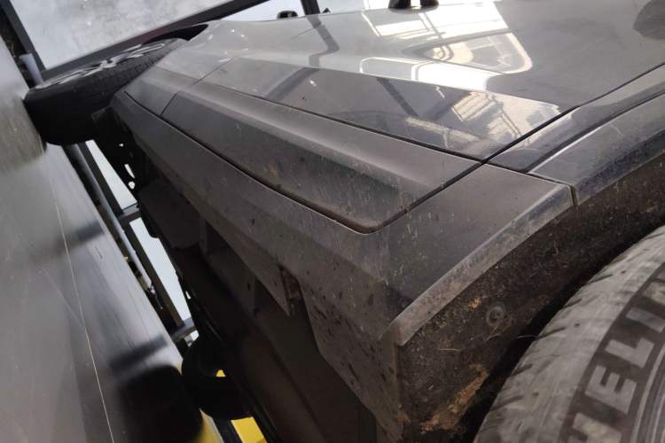 Used Cadillac XT5 2022 2.0T Four-Wheel Drive Luxury Version (Hummingbird Edition) Right Side Sill