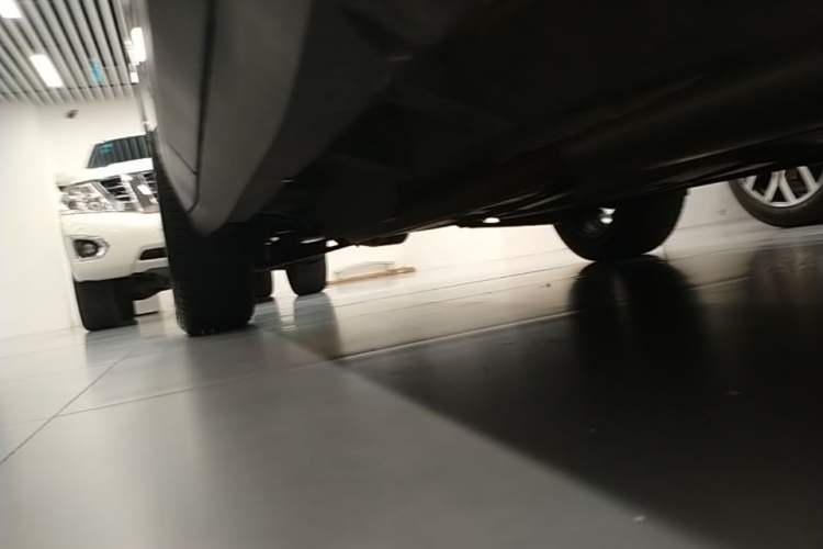 Used Cadillac XT5 2022 2.0T Four-Wheel Drive Premium Edition Right Side Sill