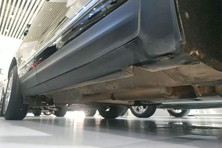Used Cadillac XT5 2022 2.0T Two-Wheel Drive Luxury Version Right Side Sill