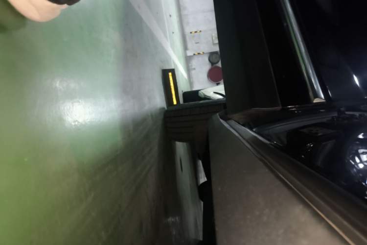Used Cadillac XT5 2022 2.0T Two-Wheel Drive Luxury Version Right Side Sill