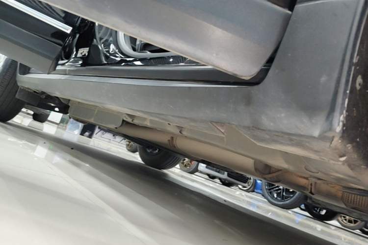 Used Cadillac XT5 2022 2.0T Two-Wheel Drive Luxury Version Right Side Sill
