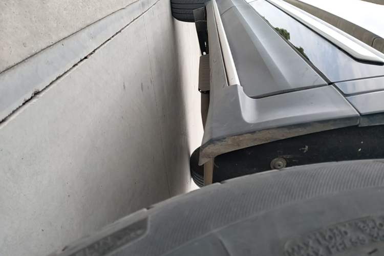 Used Cadillac XT5 2022 2.0T Two-Wheel Drive Luxury Version Right Side Sill