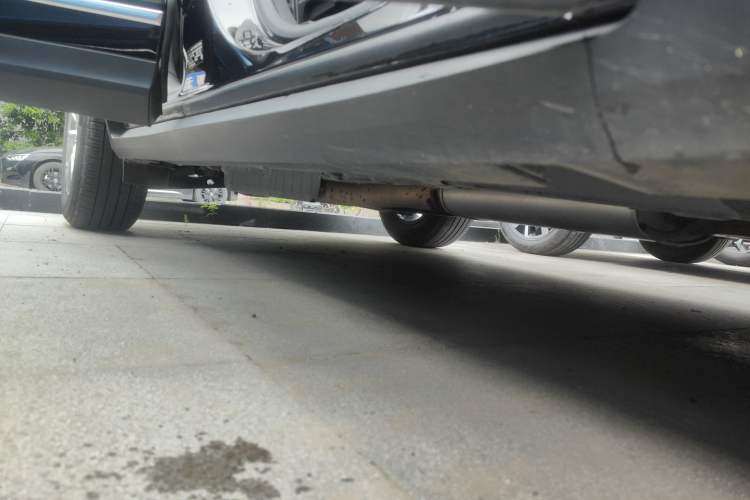 Used Cadillac XT5 2022 2.0T Two-Wheel Drive Luxury Version Right Side Sill