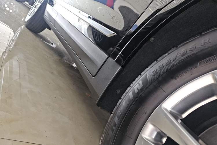 Used Cadillac XT5 2022 2.0T Two-Wheel Drive Luxury Version Right Side Sill