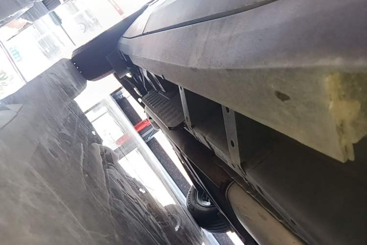 Used Cadillac XT5 2022 2.0T Two-Wheel Drive Luxury Version Right Side Sill