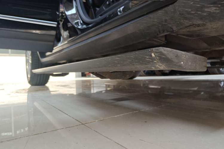 Used Cadillac XT5 2022 2.0T Two-Wheel Drive Luxury Version Right Side Sill