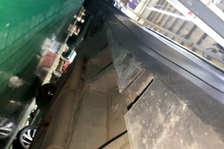 Used Cadillac XT5 2022 2.0T Two-Wheel Drive Luxury Version Right Side Sill