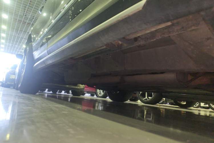 Used Cadillac XT5 2022 2.0T Four-Wheel Drive Luxury Version Right Side Sill