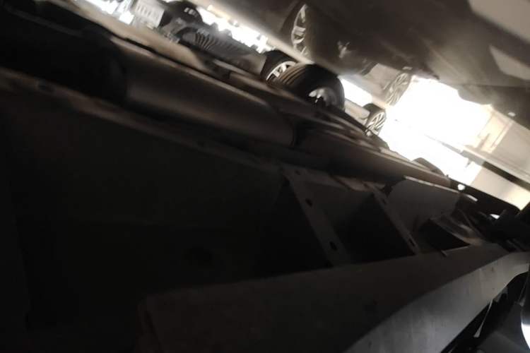Used Cadillac XT5 2022 2.0T Four-Wheel Drive Premium Edition Right Side Sill